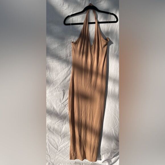 Heart Hips Tan Maxi Dress - Picture 4 of 4
